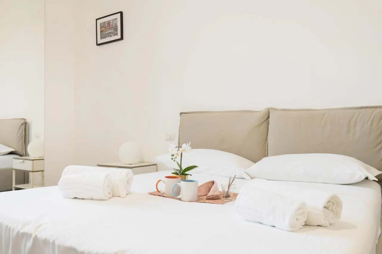 Easylife - Gemma Di Stile In Zona Bocconi Apartment Milan 0*,  Italy